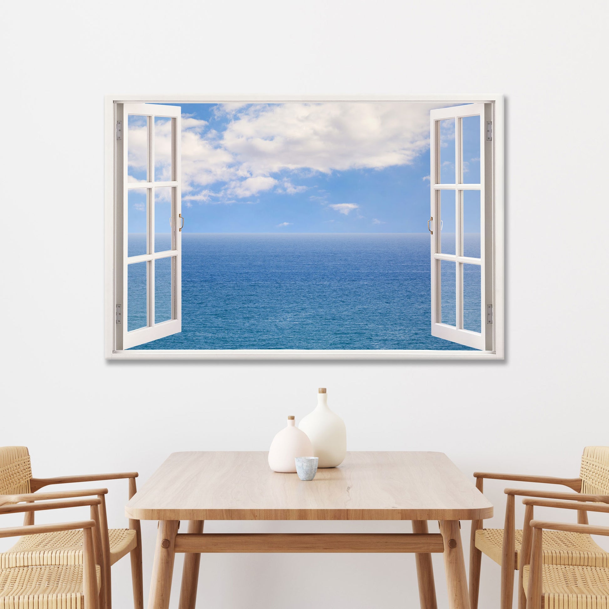 Erholsamer Blick durch geöffnetes Fenster auf das Meer